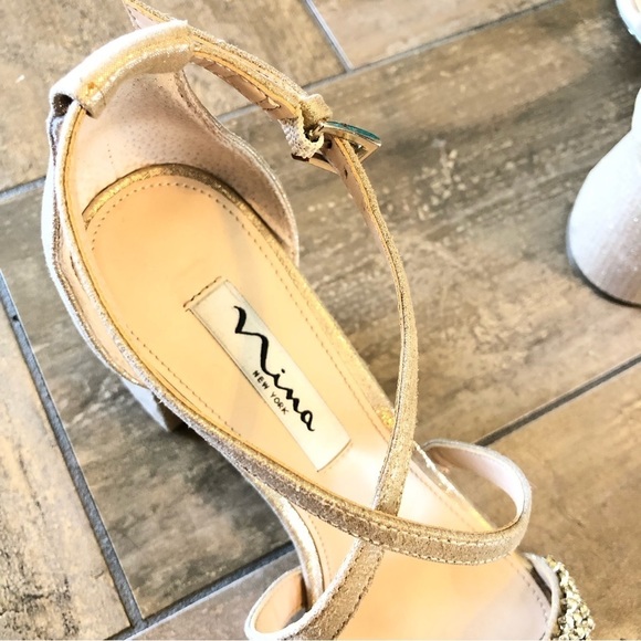 Nina Gold Strappy Sandals with Rhinestones Size 6 - Picture 6 of 6